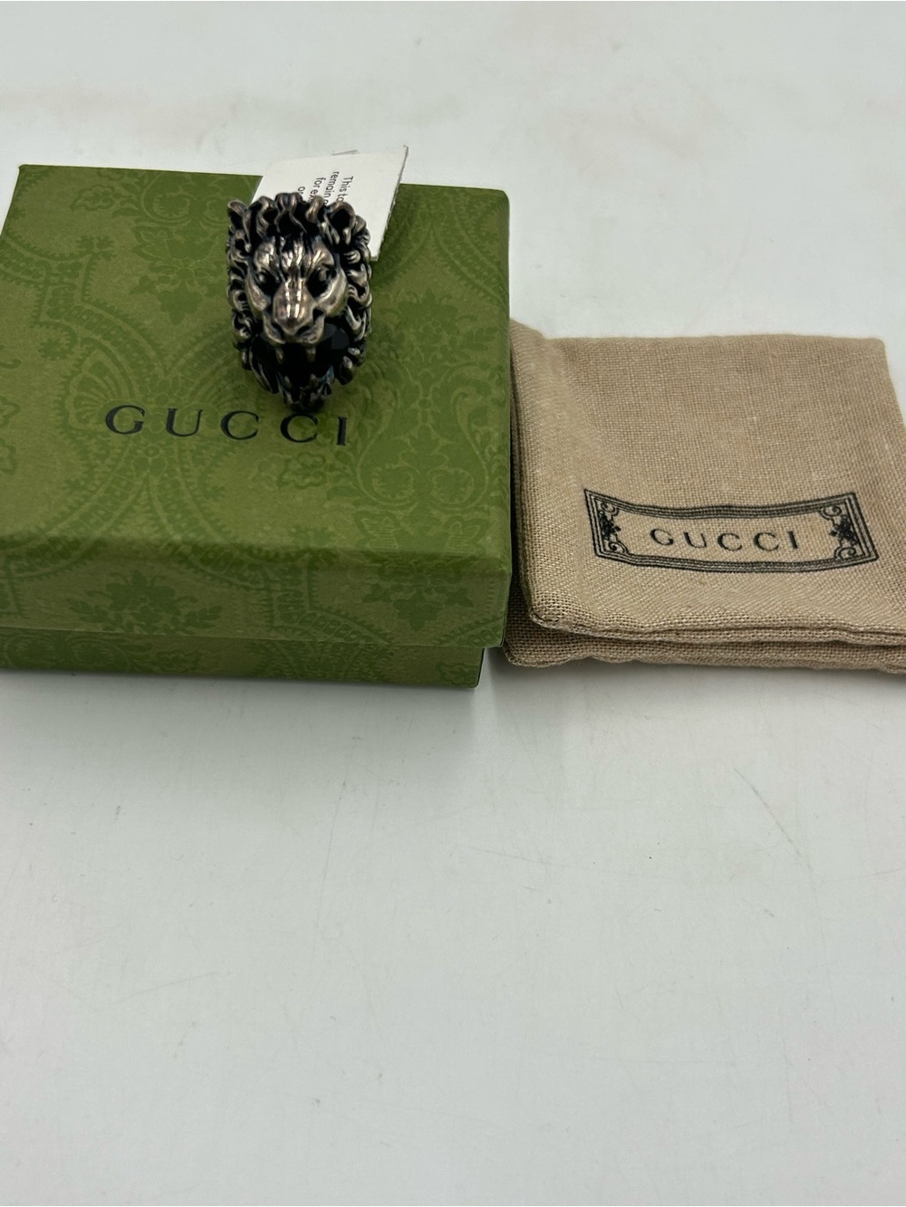 Unisex Gucci, iconic Lionhead silver ring featuring black crystal size 10 Italy - Picture 2 of 11